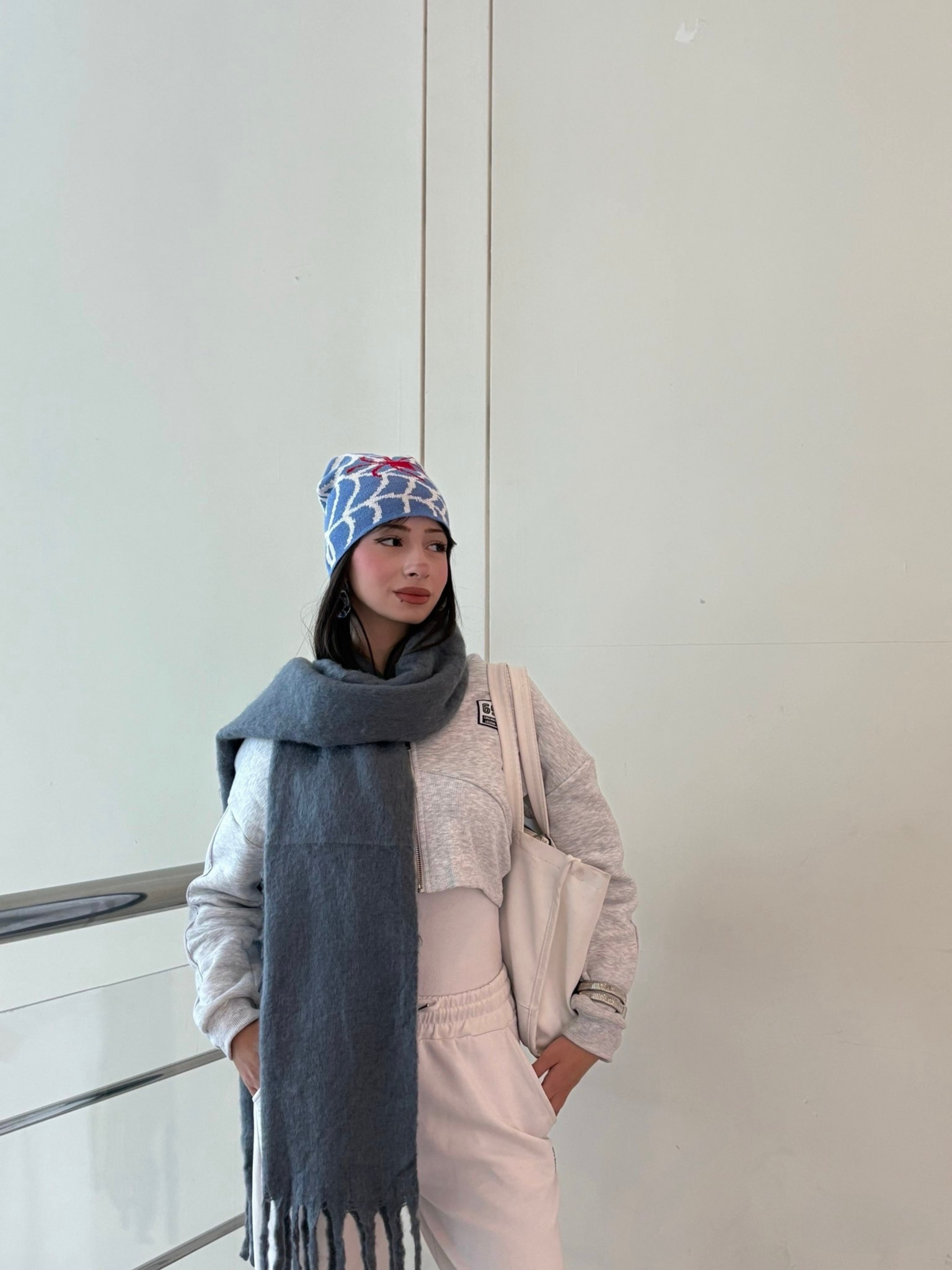 Soft Grey – Püsküllü Atkı