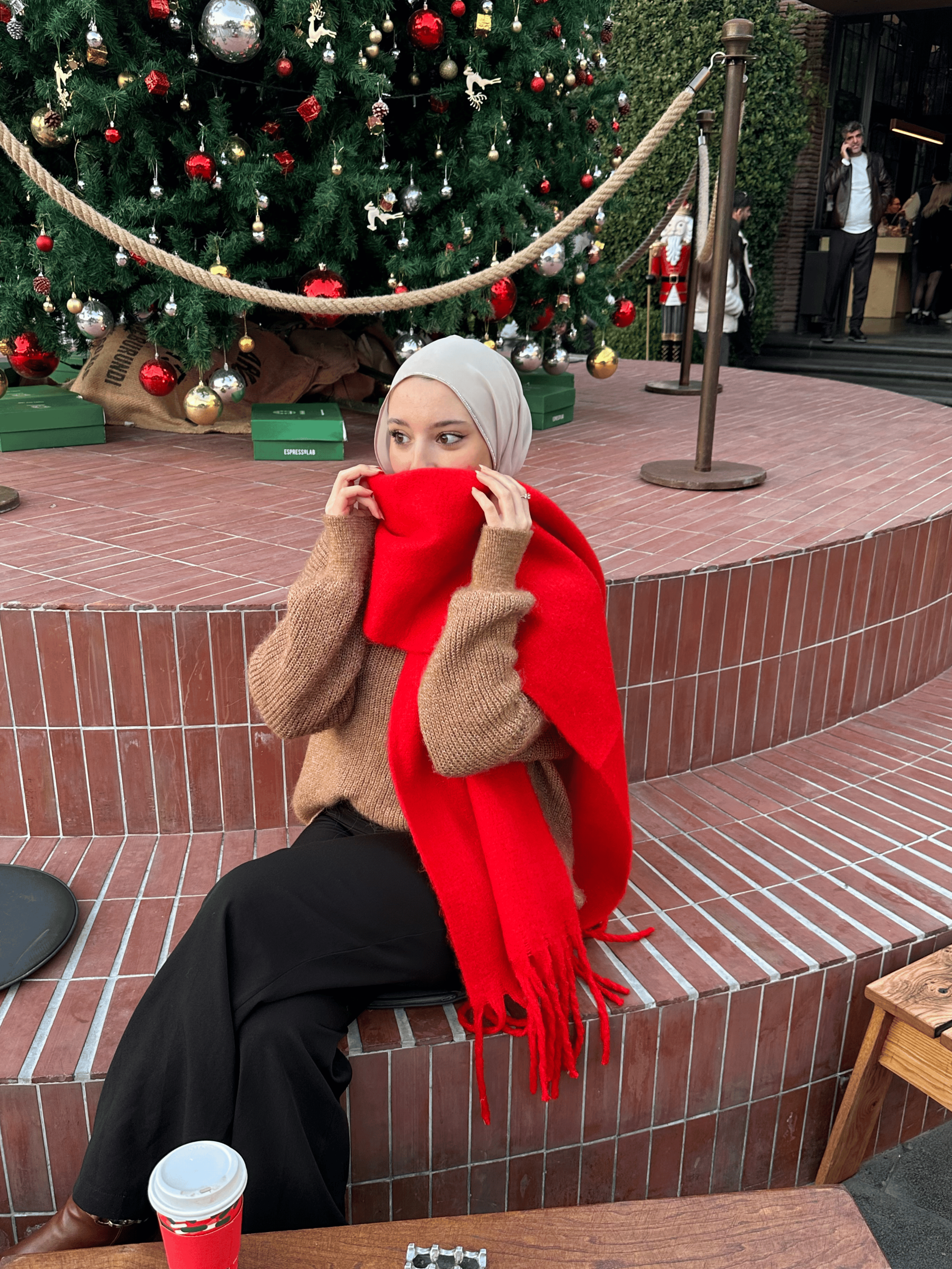 Yumuşakcık Kırmızı Püsküllü Atkı