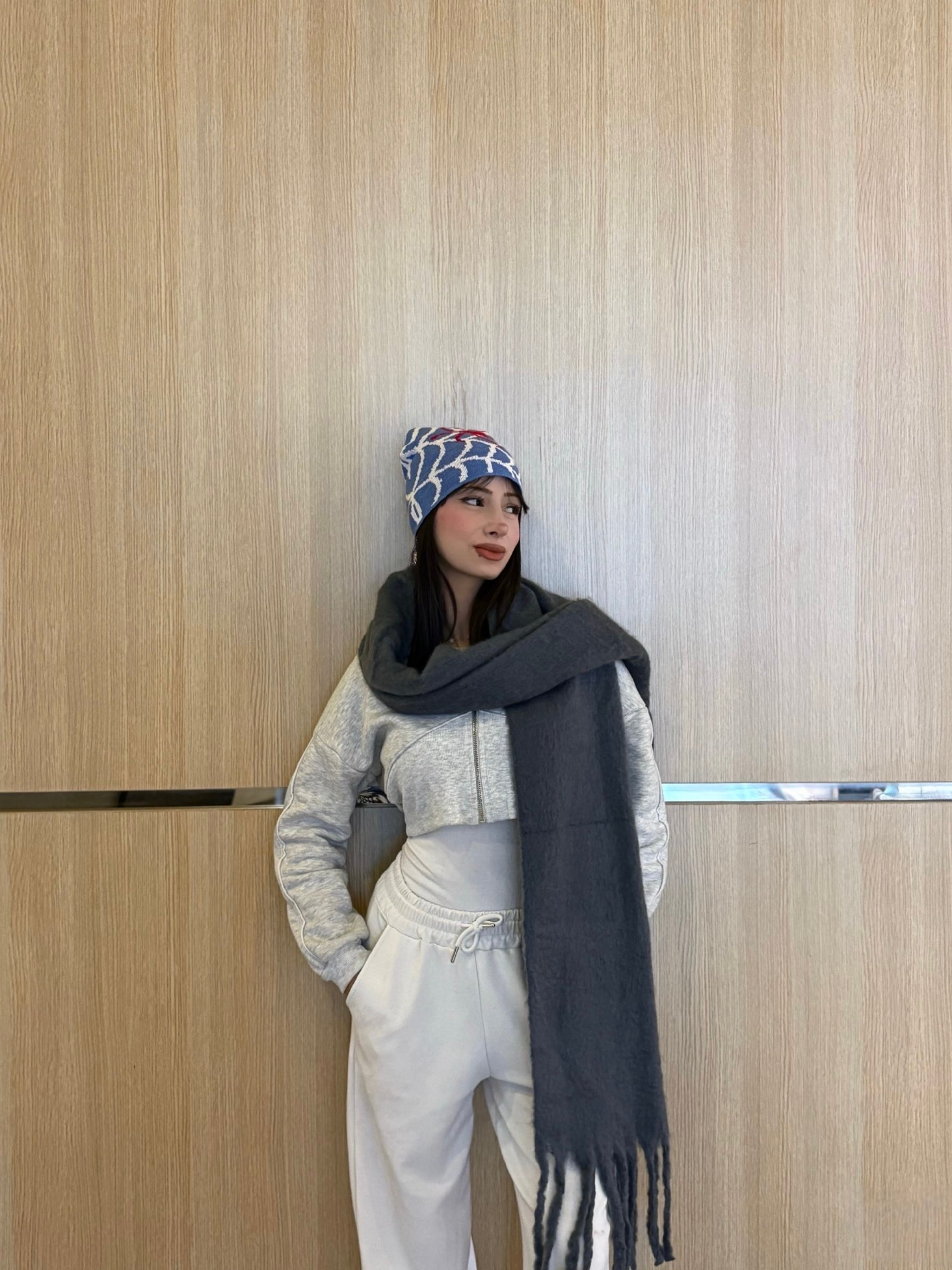 Soft Grey – Püsküllü Atkı